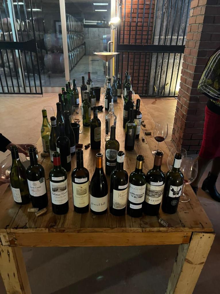 Areni vinos a degustar.jpeg